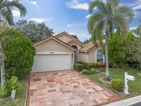 2705 Pointe Circle Greenacres FL 33413