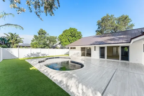 1380 Sw 1st Street Boca Raton FL 33486