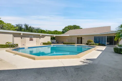 312 Ne 17th Avenue Boynton Beach FL 33435