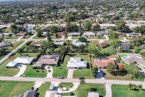 409 Se Gasparilla Avenue Port Saint Lucie FL 34983