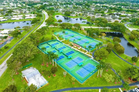 8282 Springlake Drive Boca Raton FL 33496