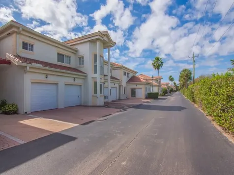 520 7th Square Vero Beach FL 32962