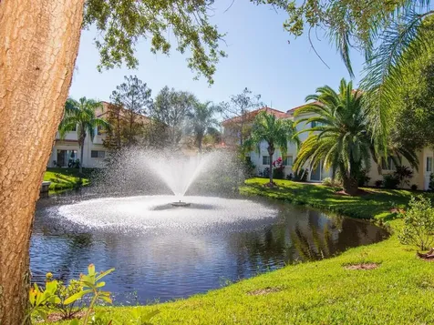520 7th Square Vero Beach FL 32962