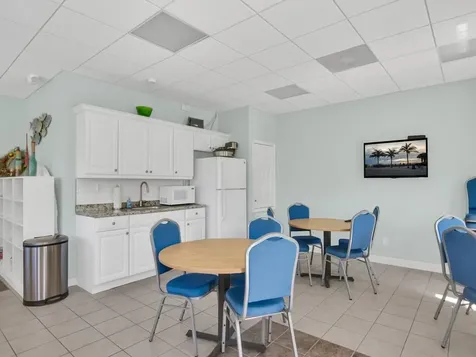 520 7th Square Vero Beach FL 32962