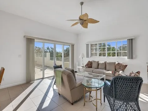 520 7th Square Vero Beach FL 32962