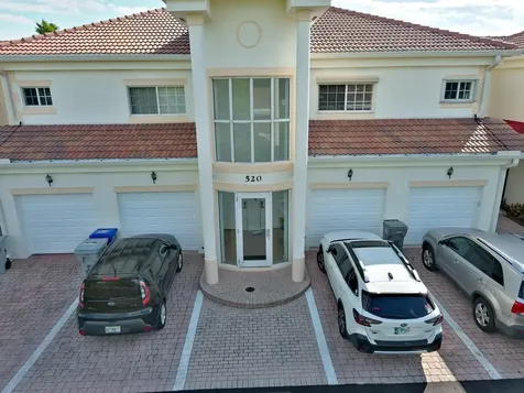 520 7th Square Vero Beach FL 32962