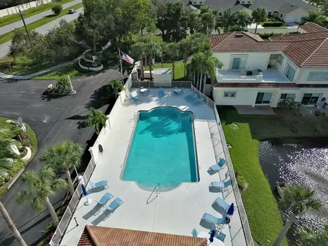 520 7th Square Vero Beach FL 32962