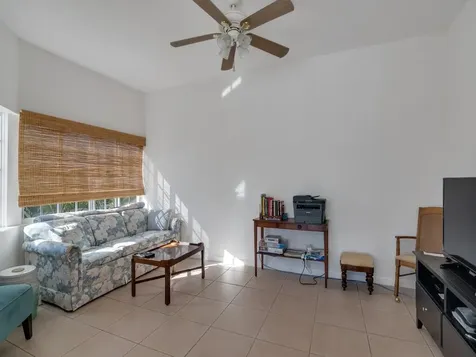 520 7th Square Vero Beach FL 32962