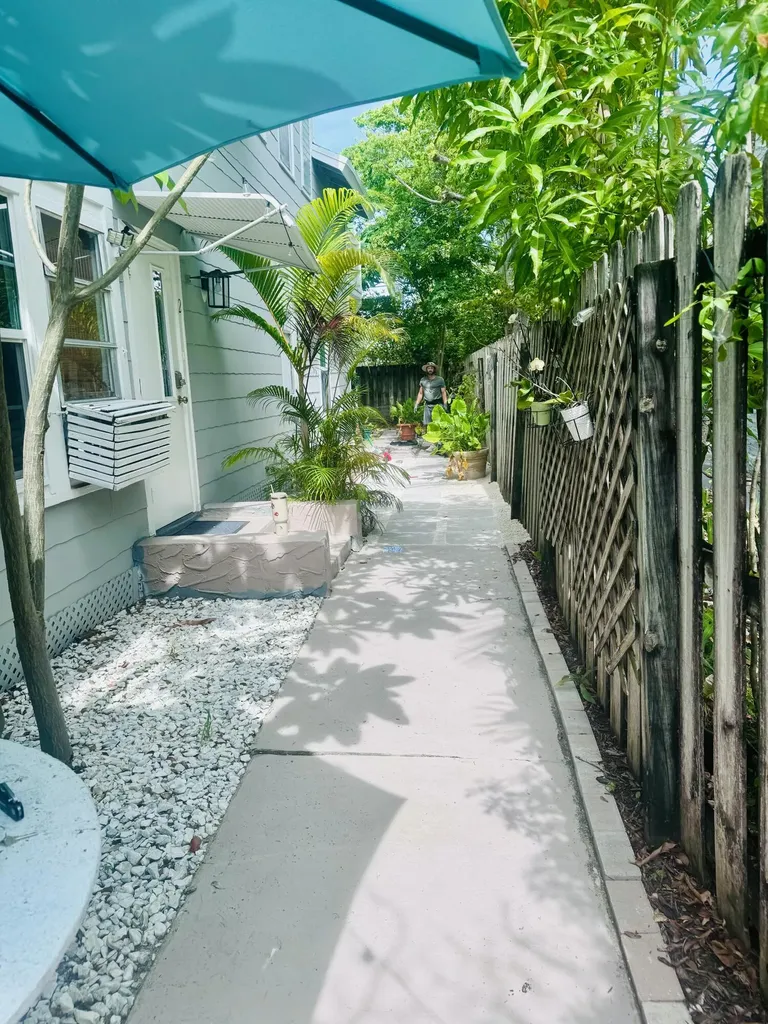 204 S M Street Lake Worth Beach FL 33460