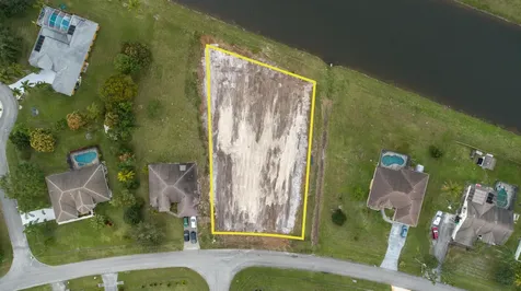 121 SW Hawthorne Circle Port Saint Lucie FL 34953