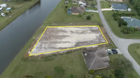 121 SW Hawthorne Circle Port Saint Lucie FL 34953