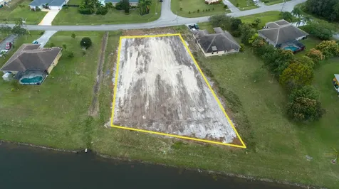 121 SW Hawthorne Circle Port Saint Lucie FL 34953