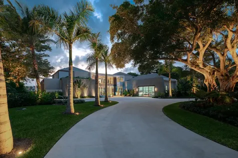 488 S Beach Road Jupiter Island FL 33455