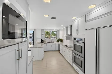 2914 S Ocean Boulevard Highland Beach FL 33487