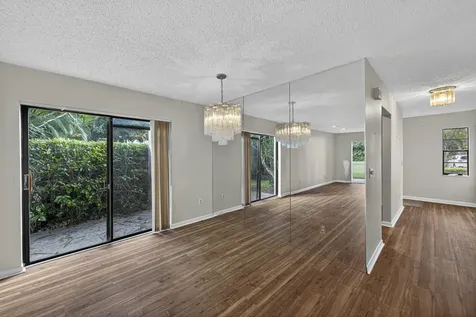 9187 Norte Lago Boca Raton FL 33428