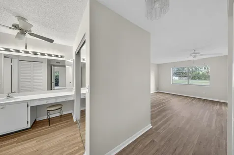 9187 Norte Lago Boca Raton FL 33428