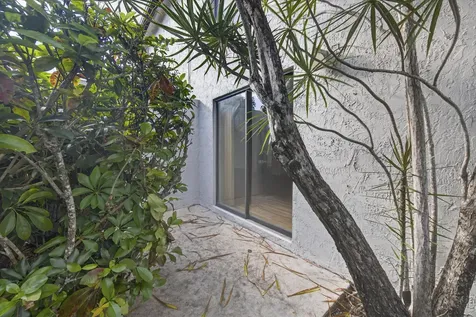 9187 Norte Lago Boca Raton FL 33428