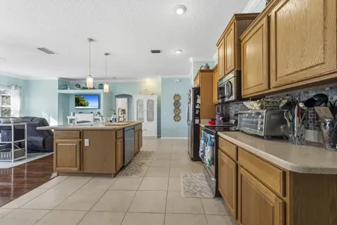 668 Se Walters Terrace Port Saint Lucie FL 34983