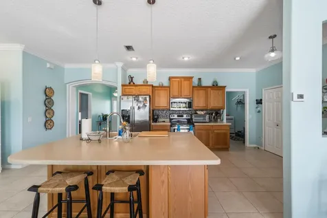 668 Se Walters Terrace Port Saint Lucie FL 34983