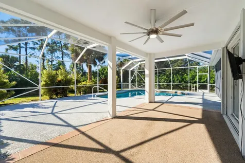 668 Se Walters Terrace Port Saint Lucie FL 34983
