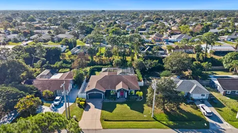 668 Se Walters Terrace Port Saint Lucie FL 34983