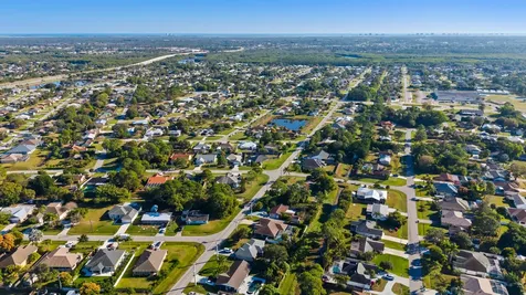 668 Se Walters Terrace Port Saint Lucie FL 34983