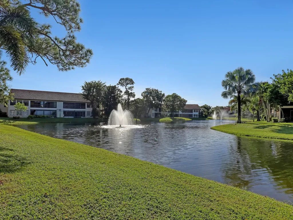 3283 Jog Park Drive Greenacres FL 33467