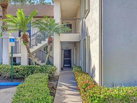 3283 Jog Park Drive Greenacres FL 33467