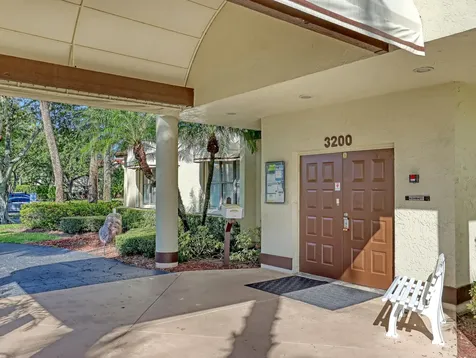 3283 Jog Park Drive Greenacres FL 33467