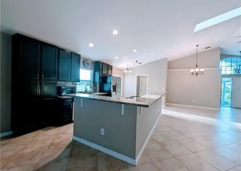 562 Sw Saint Martins Cove Port Saint Lucie FL 34986
