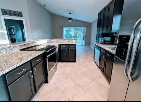 562 Sw Saint Martins Cove Port Saint Lucie FL 34986