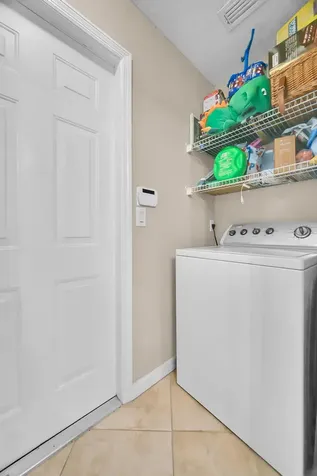 562 Sw Saint Martins Cove Port Saint Lucie FL 34986