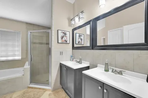 562 Sw Saint Martins Cove Port Saint Lucie FL 34986