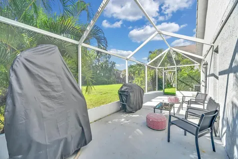 562 Sw Saint Martins Cove Port Saint Lucie FL 34986