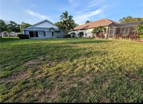 562 Sw Saint Martins Cove Port Saint Lucie FL 34986