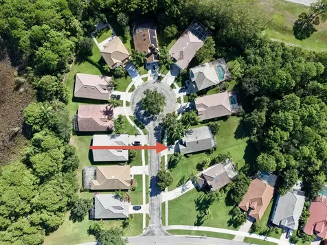 562 Sw Saint Martins Cove Port Saint Lucie FL 34986