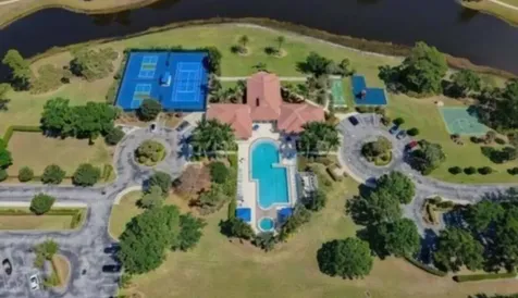 562 Sw Saint Martins Cove Port Saint Lucie FL 34986