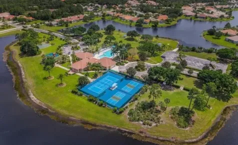 562 Sw Saint Martins Cove Port Saint Lucie FL 34986