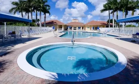 562 Sw Saint Martins Cove Port Saint Lucie FL 34986