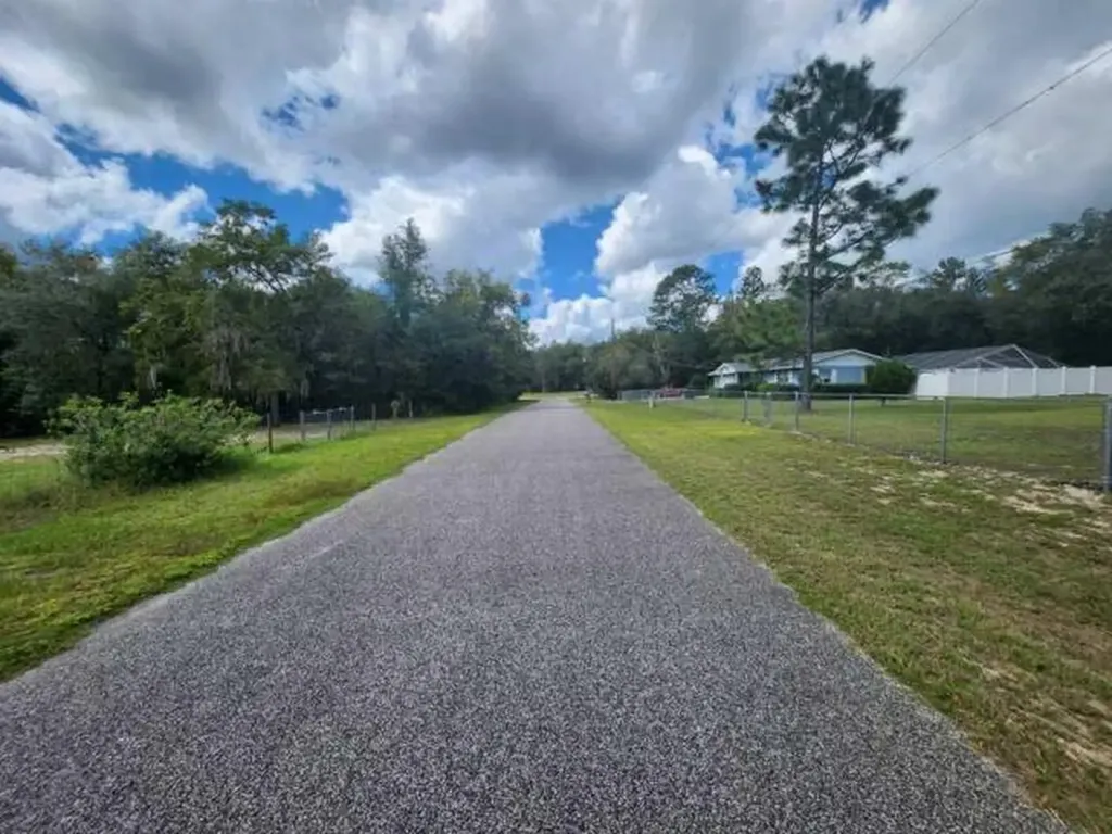 234 1st Way Interlachen FL 32148