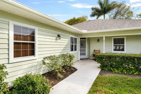 361 Garden Grove Parkway Vero Beach FL 32962