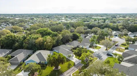361 Garden Grove Parkway Vero Beach FL 32962
