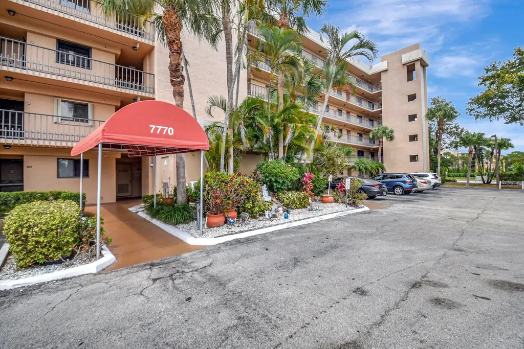 7770 Tahiti Lane Lake Worth FL 33467