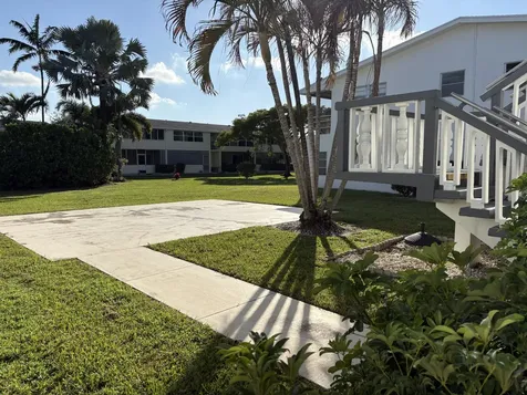 244 Sheffield J West Palm Beach FL 33417