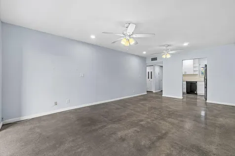 200 Waterway Drive Lantana FL 33462