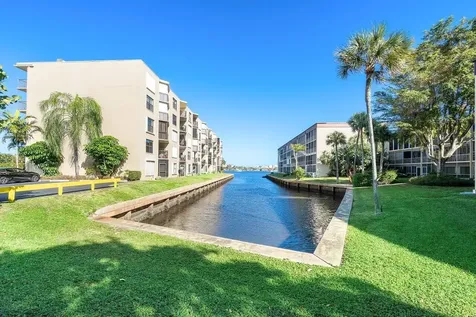 200 Waterway Drive Lantana FL 33462