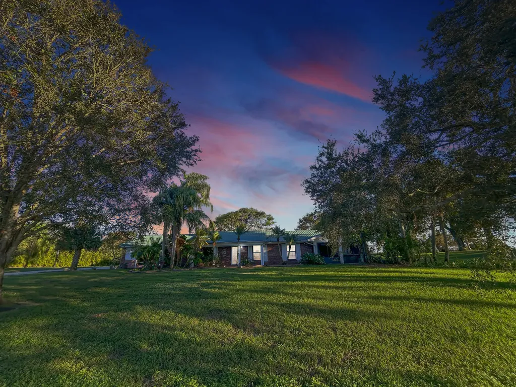 2531 River Road Moore Haven FL 33471