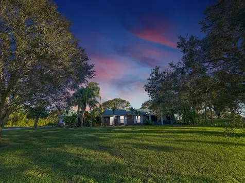 2531 River Road Moore Haven FL 33471