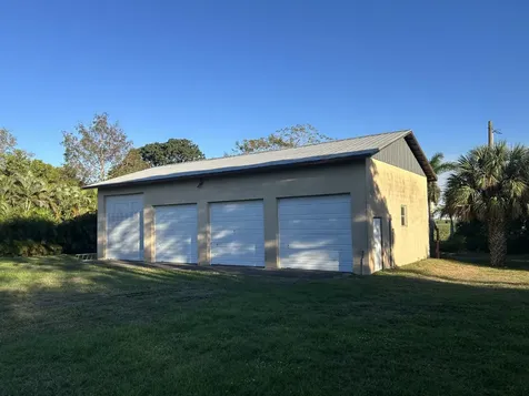 2531 River Road Moore Haven FL 33471
