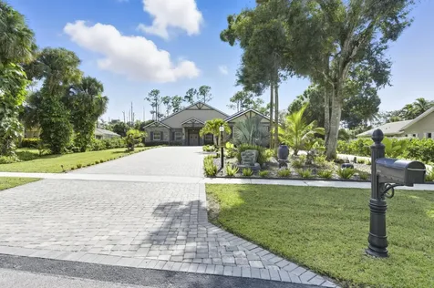 8350 Whispering Oak Way West Palm Beach FL 33411